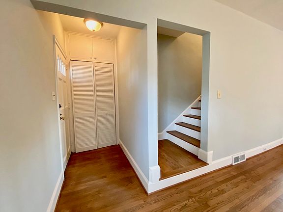 Entry features large coat closet.