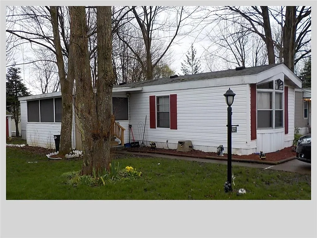 8227 Willow Gln photo 1