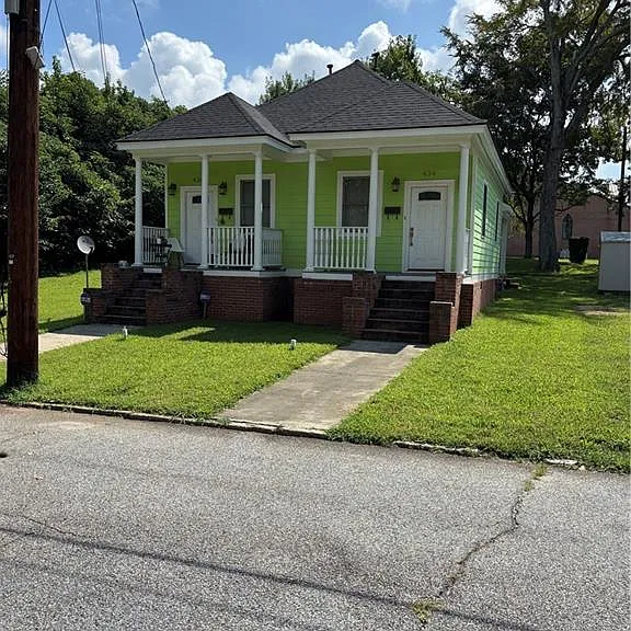 434 Martin St SE — Photo 1