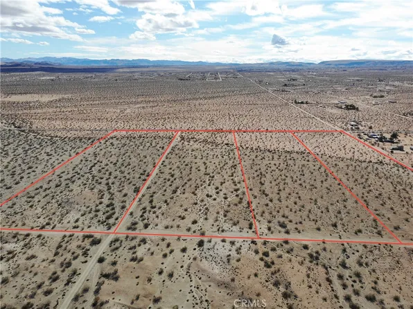 1 Linn Rd, Landers, CA 92285
