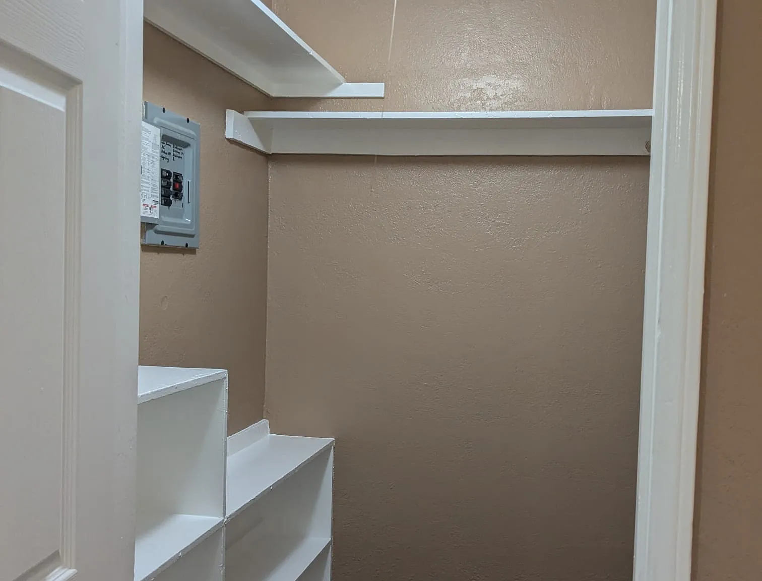 1379 W La Cadena Dr — Photo 4