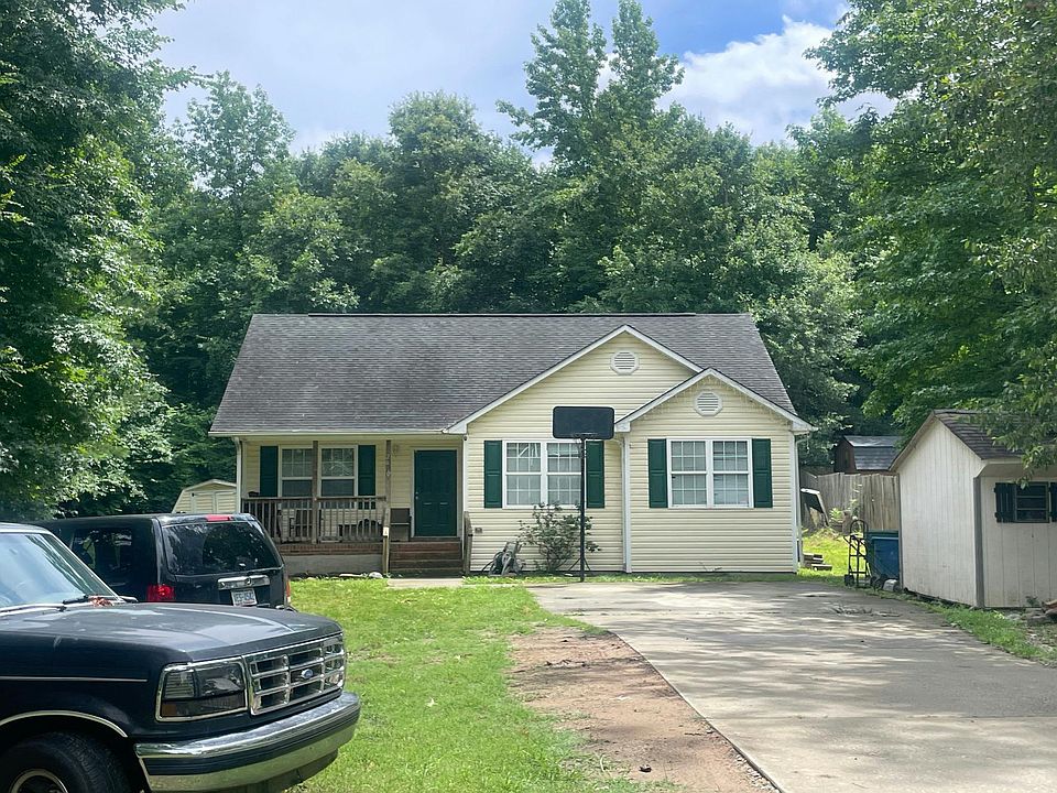 1st image of 2610 Riddle Rd