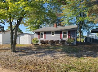 17863 E Point Dr, Barryton, MI 49305