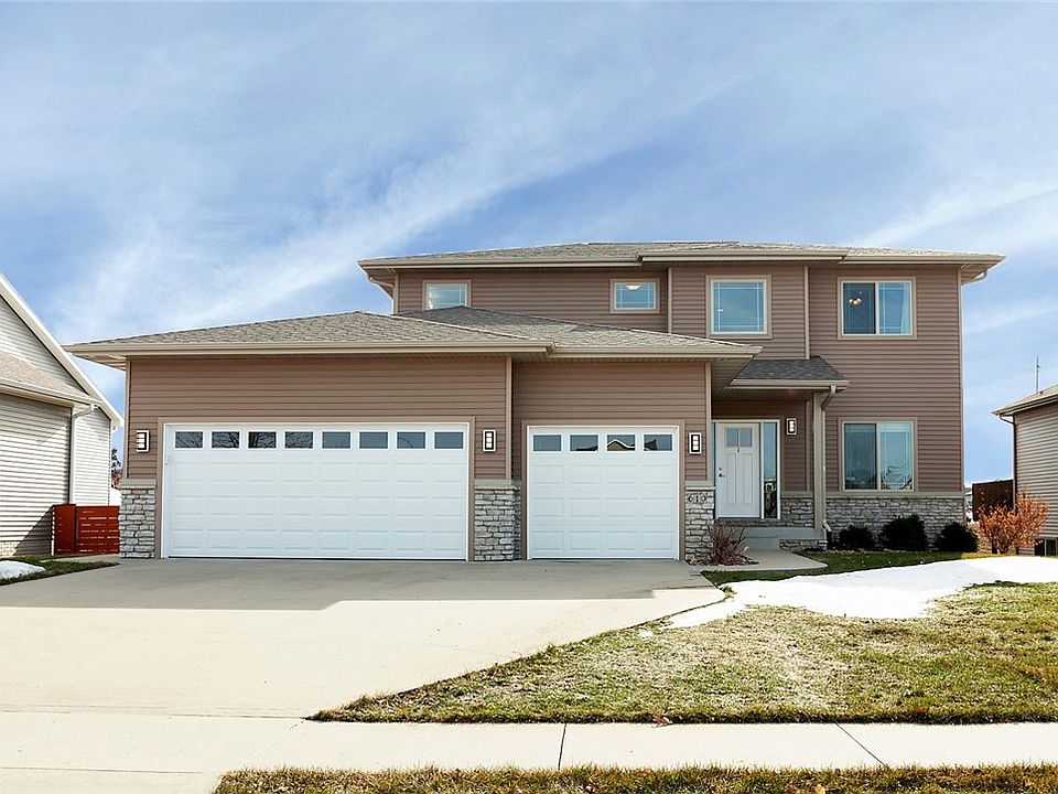 1st image of 610 SE Driftwood Ln
