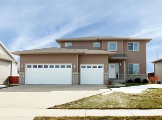 610 SE Driftwood Ln, Waukee, IA 50263