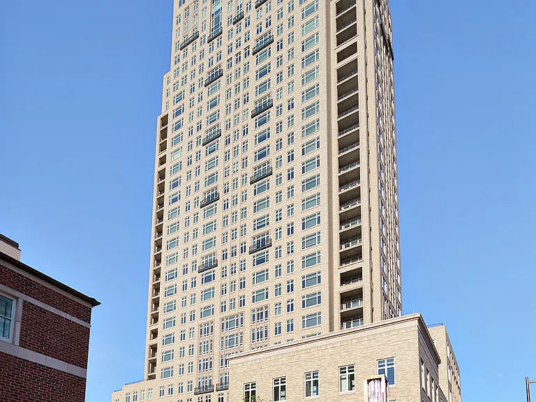 The Alexander — Photo 36
