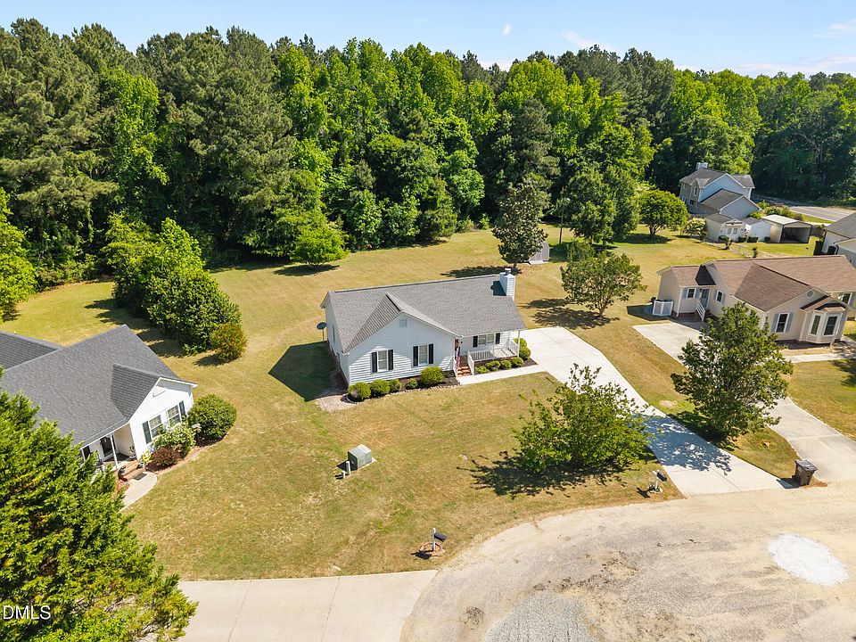 1st image of 40 Circle Tree Ln