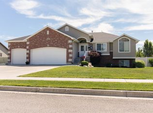 2344 N 3000 W, Clinton, UT 84015