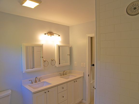 3rd image of 7586 Windy Knoll Dr
