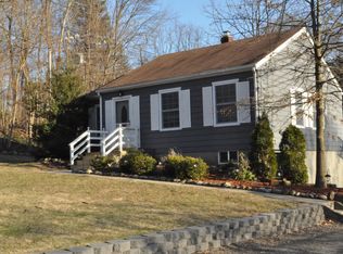 299 S Middletown Rd, Pearl River, NY 10965