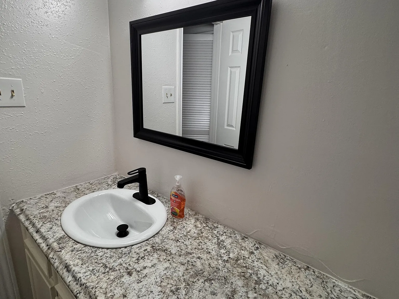 4 bed, 2.5 bath, 2735 sqft, $841 — Photo 3