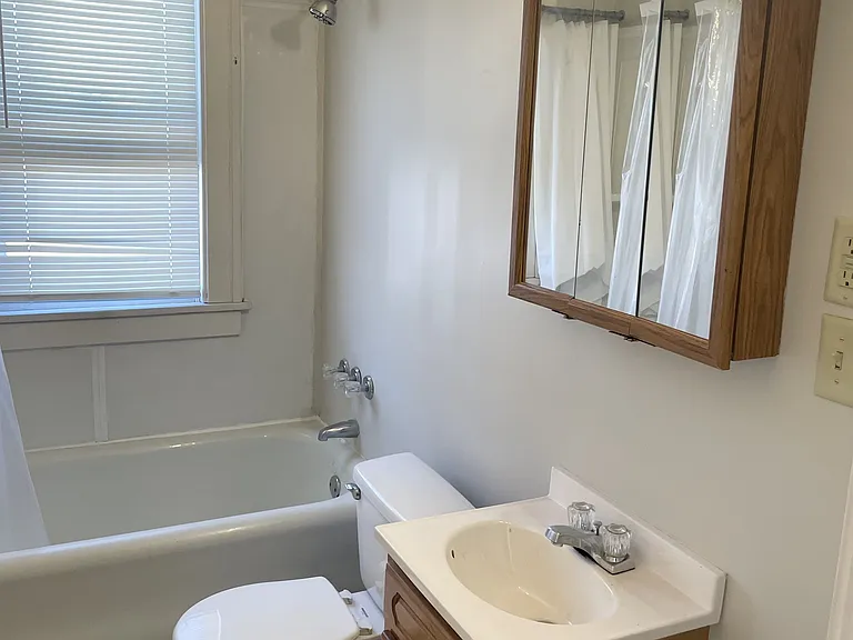 1516 Grand Apartments — Photo 17