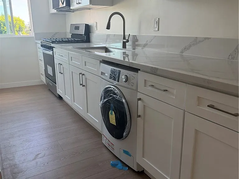1530 E Broadway #104 — Photo 11
