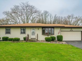 3825 Kingsway Dr, Crown Point, IN