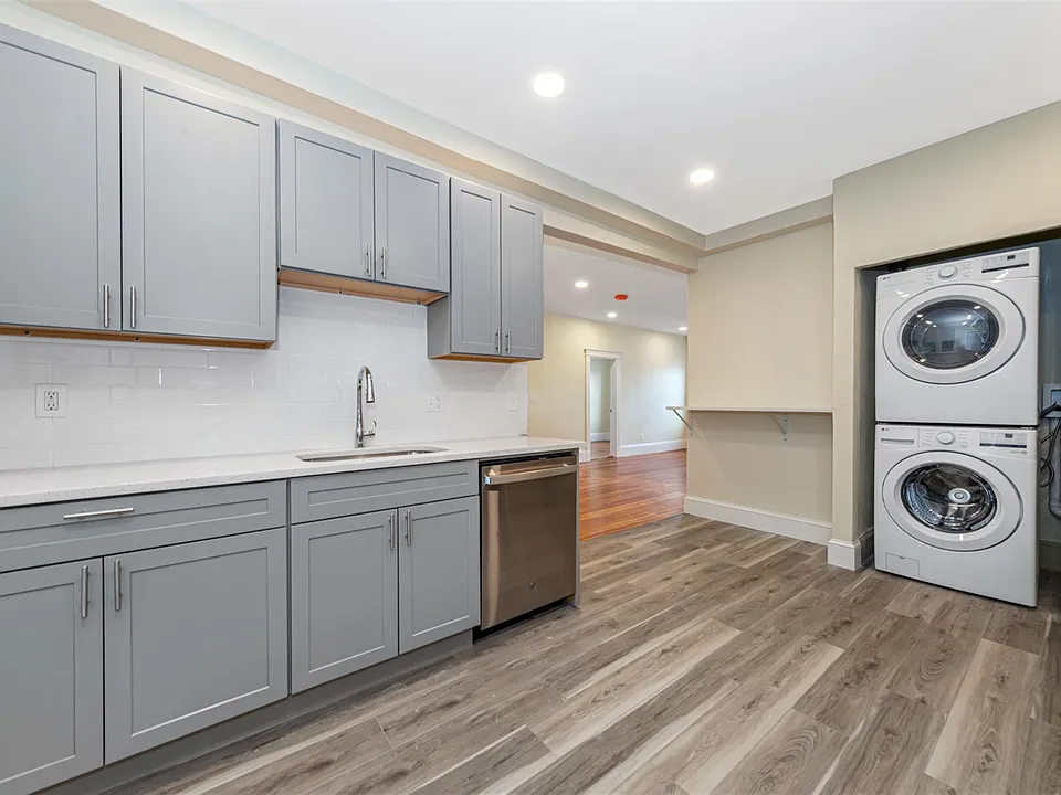 40 Brackett St #3
