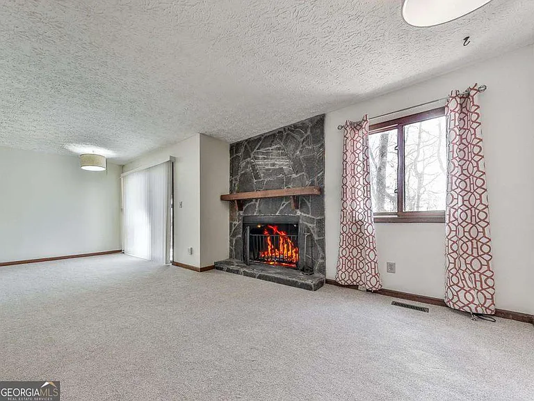 1101 Fairway Oaks — Photo 17