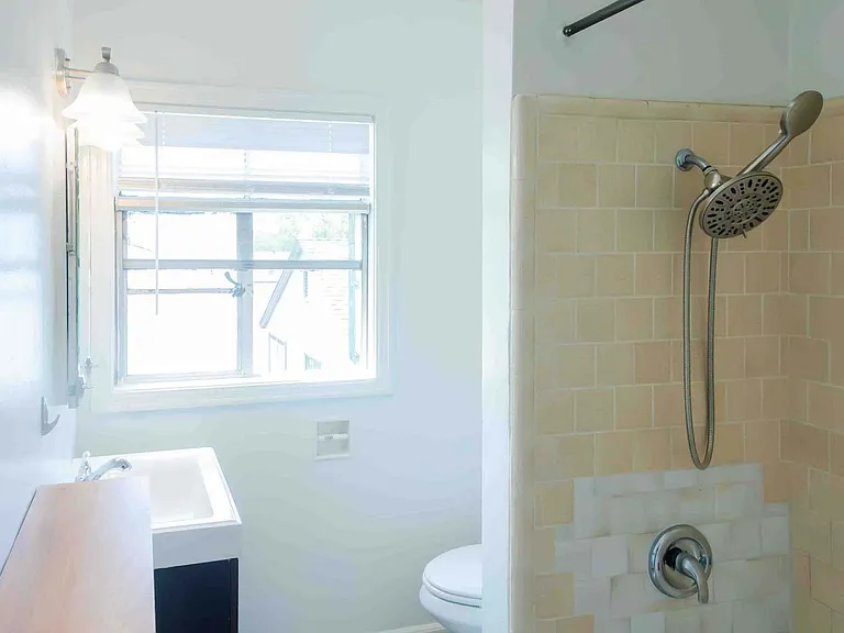 J Street Apartments — Photo 10