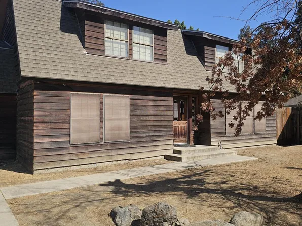 2424 E Harvard Court, Visalia, CA 93292