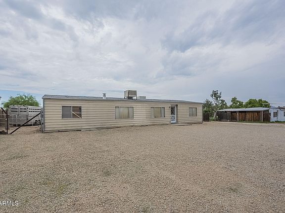 3rd image of 2610 E Tonto Lane