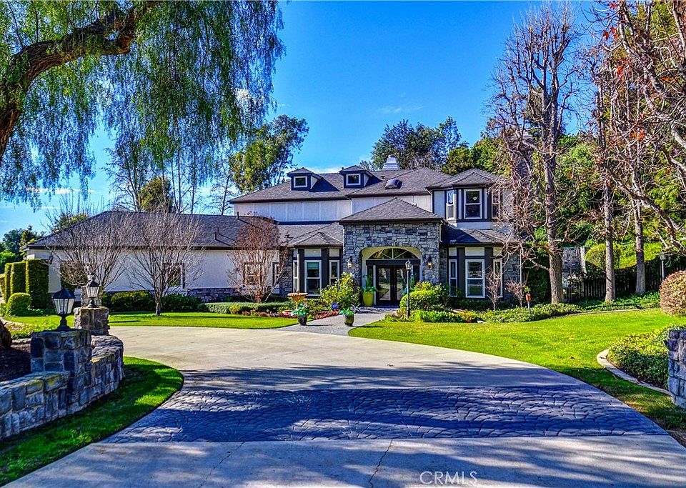 1st image of 1586 Cloister Dr
