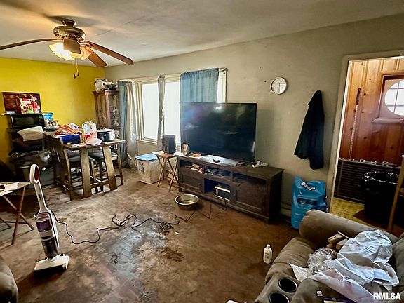 2nd image of 629 E Chambers St