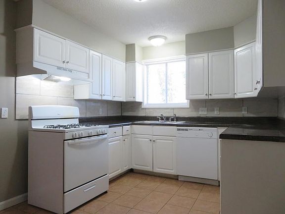 3rd image of 3758 S Lakewood Dr