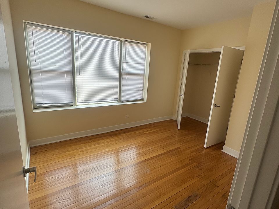 2nd image of 2648 W 62nd St #204