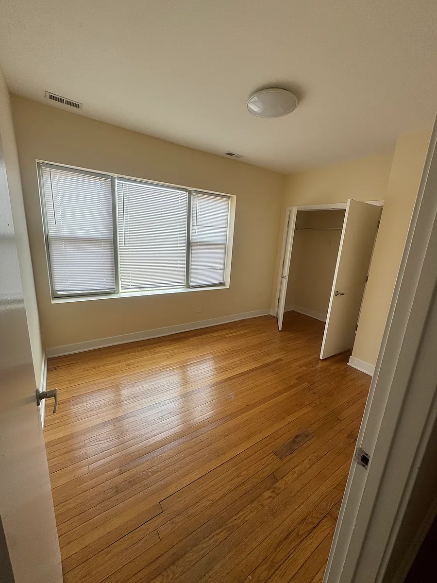 Building Photo - 2648 W 62nd St #204