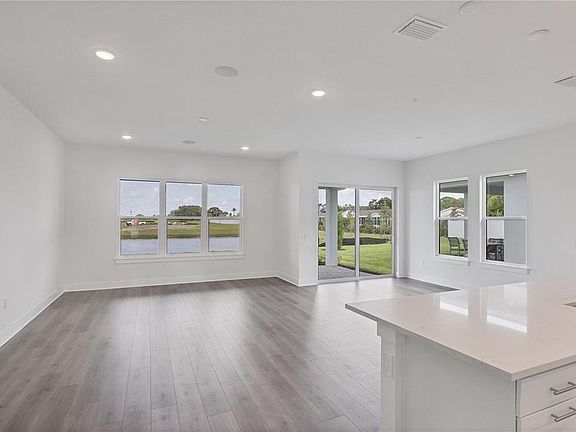 5th image of 705 Anegada Ln