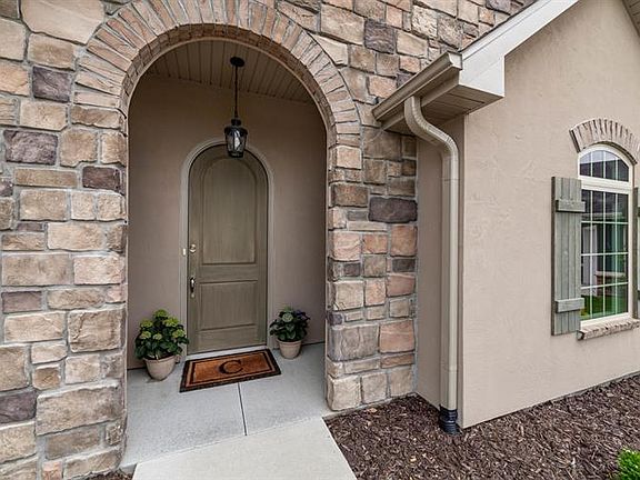 3rd image of 1937 Lasso Cir