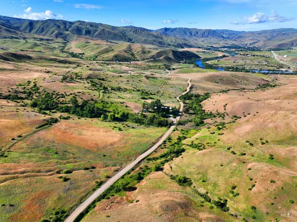 376 Pioneer Rd, Horseshoe Bend, ID 83629