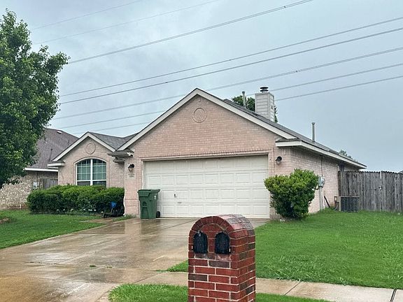 2nd image of 1104 Courtside Dr