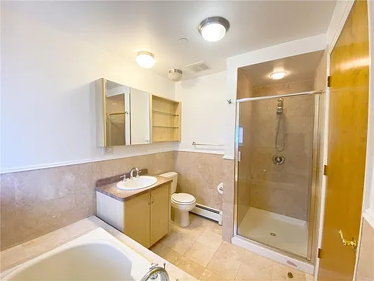 Sold by Remax Edge | media 25
