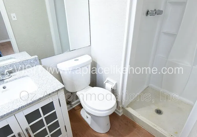 1105 W Elm Ter — Photo 18