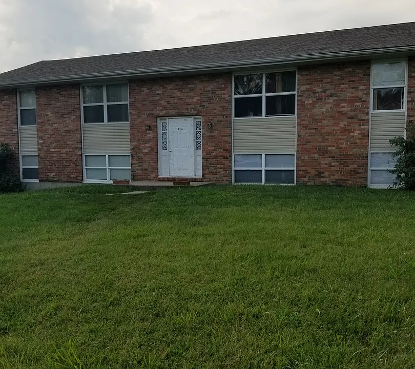718 Demaret Dr