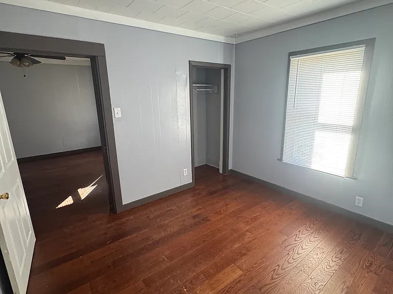 515 W 2nd St — Photo 13