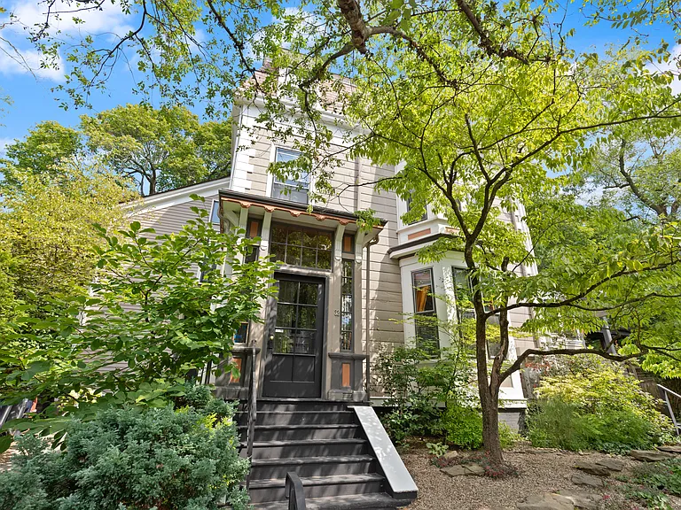 32 Hawthorn St #1 — Photo 45
