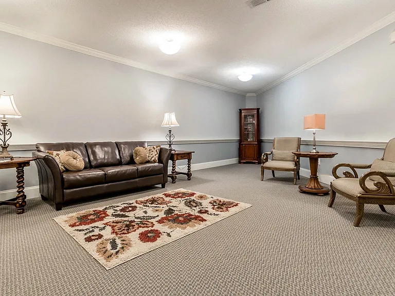 Parkland Manor — Photo 15