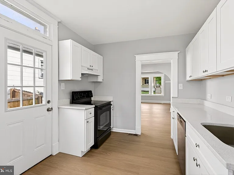 29 W Elm Ave — Photo 4