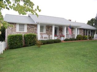 419 Spruce St, Mt Carmel, TN 37645