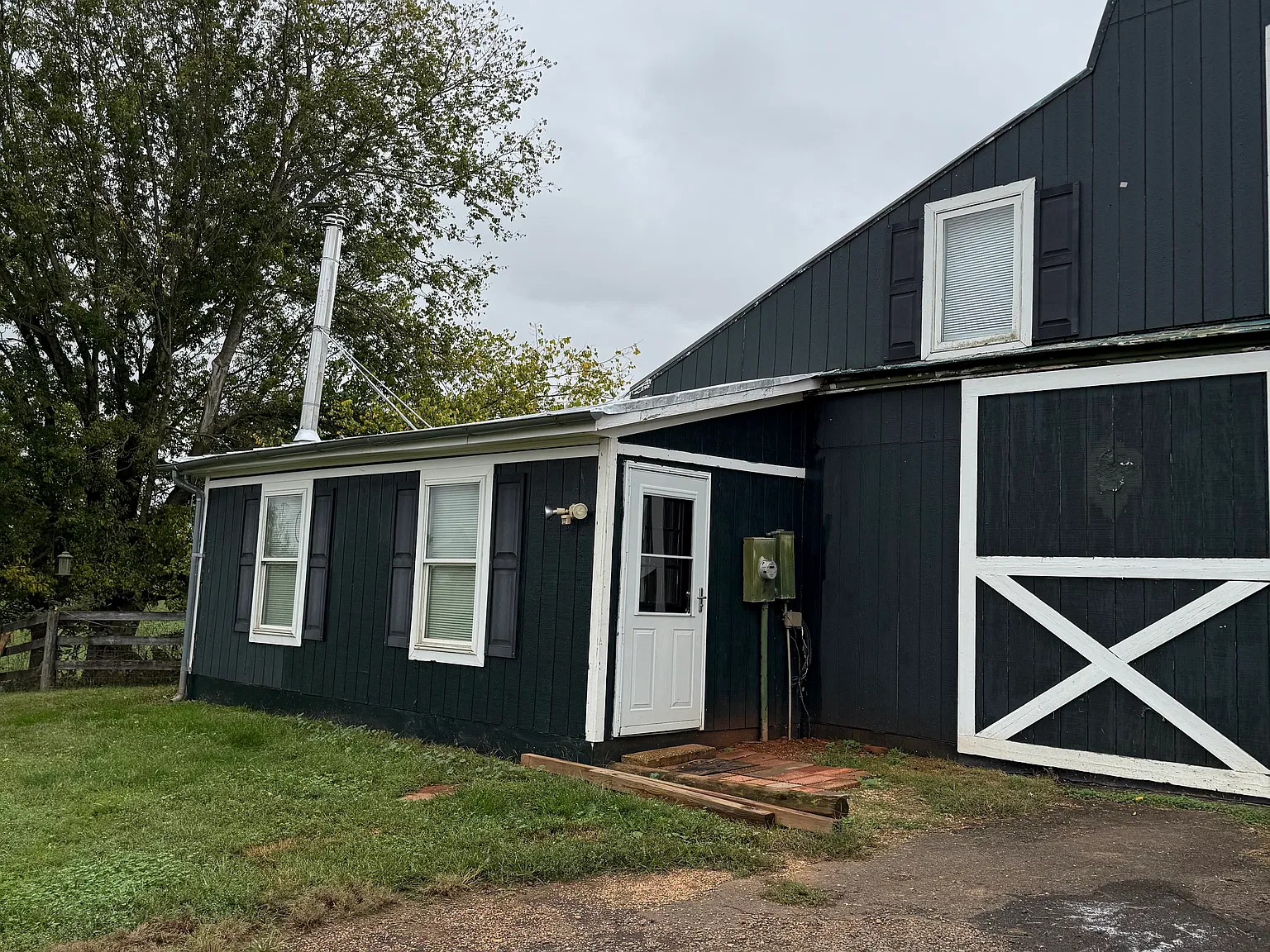 Sydenham Farm Ln, Remington — Photo 1