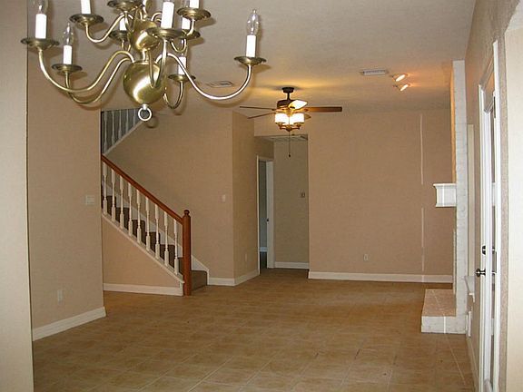 4th image of 35 Thrush Grove Pl