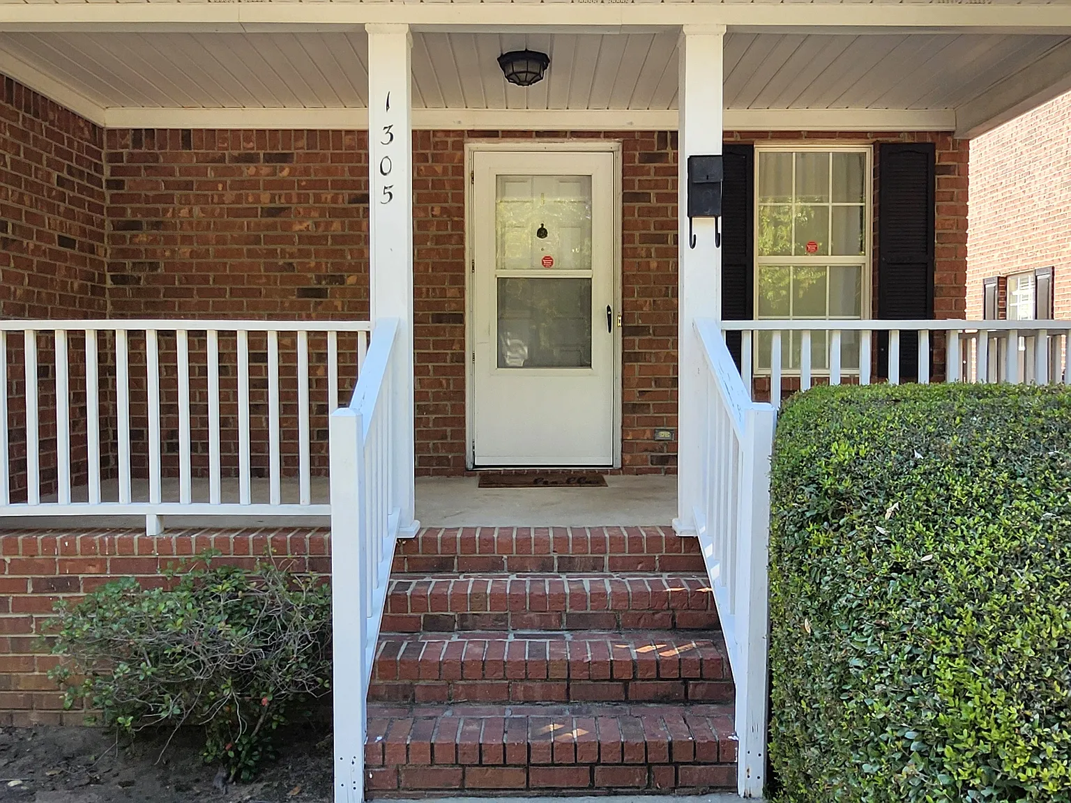 3 bed, 2.5 bath, 1186 sqft, $1,995 — Photo 3