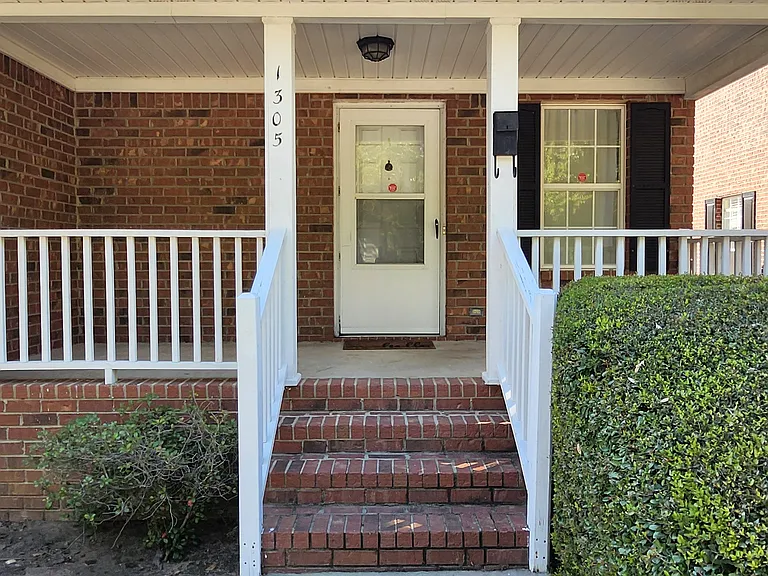 1305 Melrose Hts — Photo 3