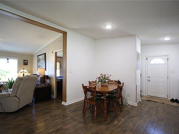 4th image of 122 Eagle Pointe Dr