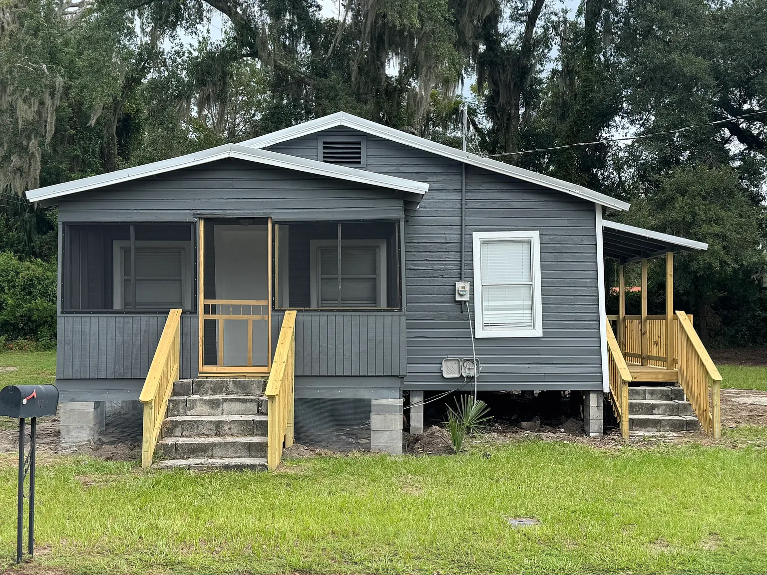 3 bed, 950 sqft, $1,400 — Photo 1