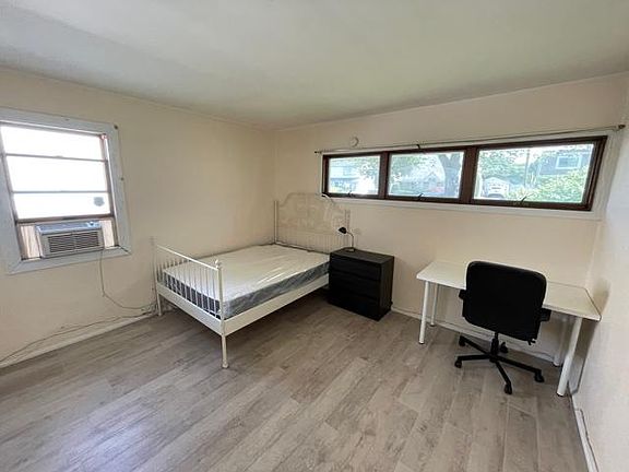 5th image of 805 Merillon Ave