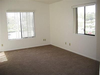 5th image of 73 Boulevard Dr