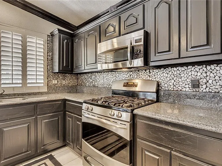 1209 Wind Ridge Dr — Photo 23