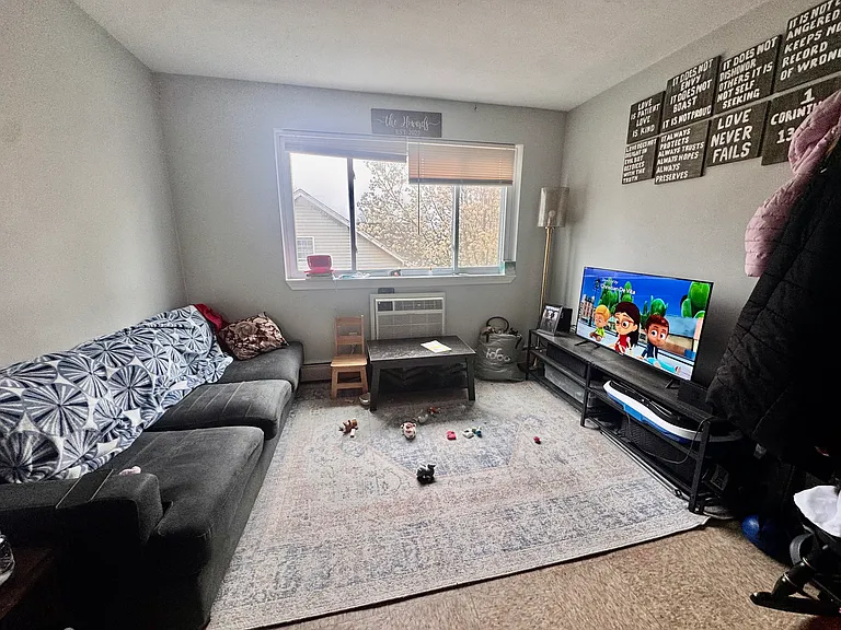 6 Waterloo St #8 — Photo 1